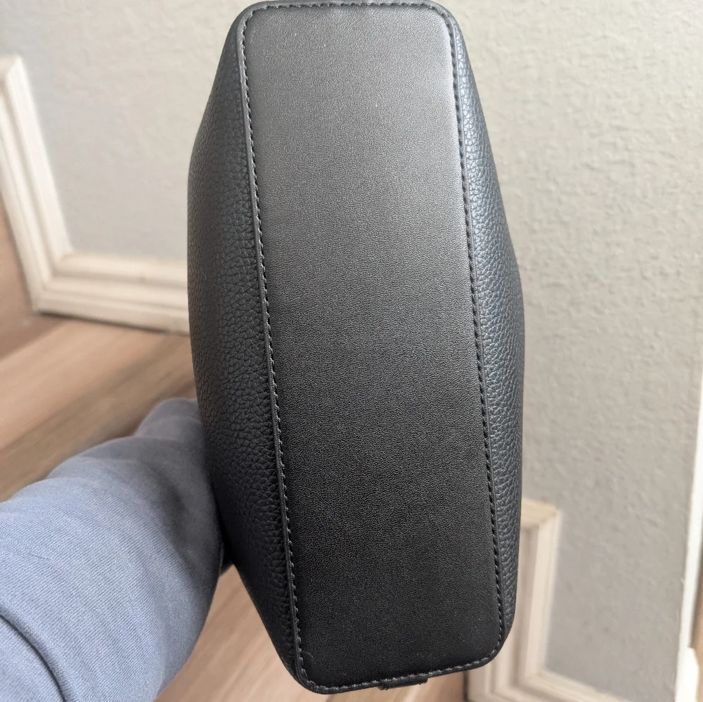 NWT Michael Kors Carson Small Pebbled Leather Satchel Crossbody In Black - Picture 4 of 4